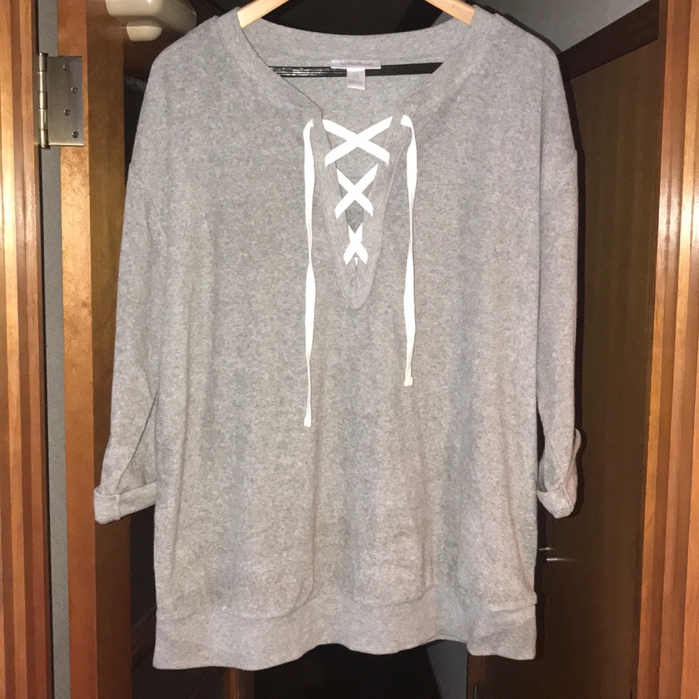 Maternity sweatshirt with front tie